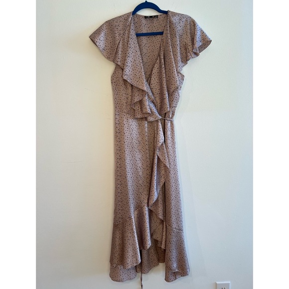 Missguided - Blush Polka Dot Satin Ruffle Tea Dress - Picture 3 of 7